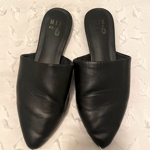 Barely worn black mules!